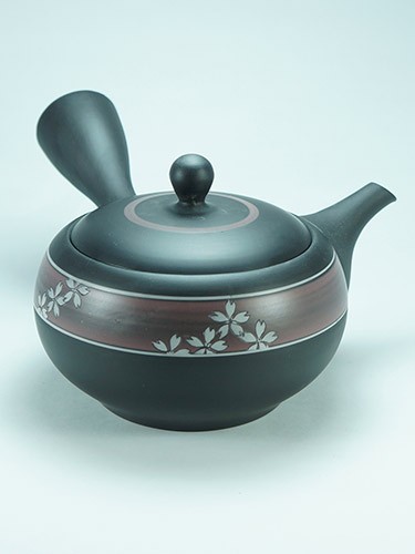 Kuro Sakura black tea pot