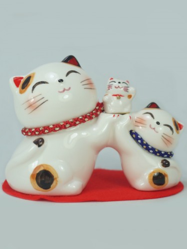 Family Maneki Shiawase Neko Coin Bank